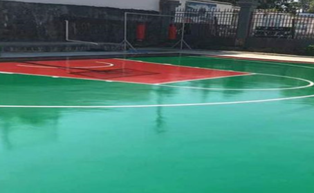 荣昌篮球场翻新地面