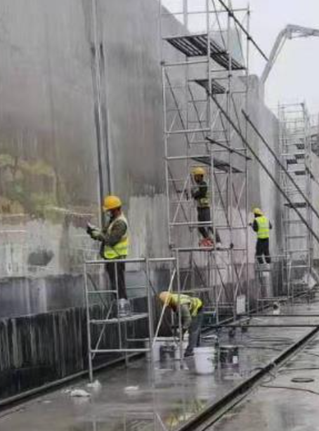 荣昌球场翻新地面是一个涉及